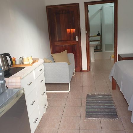 La Maison Hibiscus Self Catering Accommodation Бо-Валлон Экстерьер фото